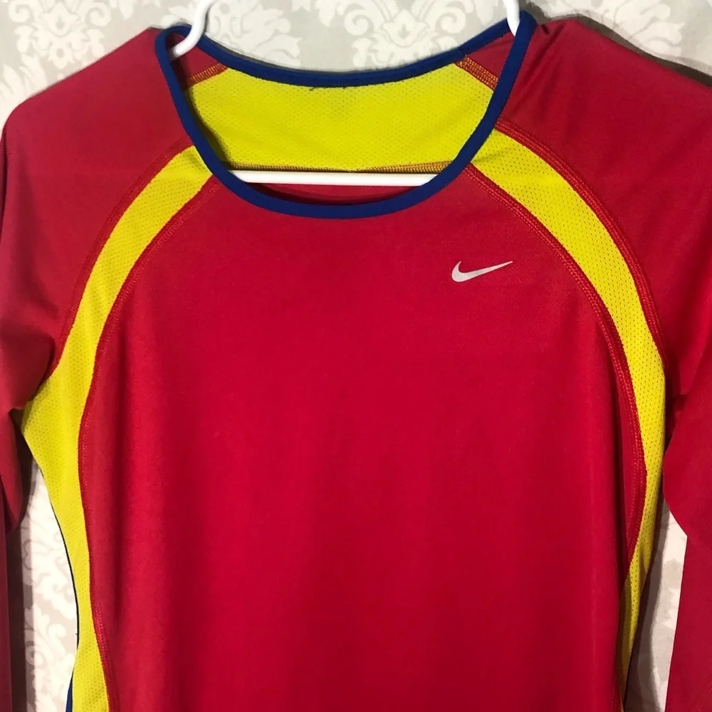 Nike Dri-Fit Long Sleeve Tee S